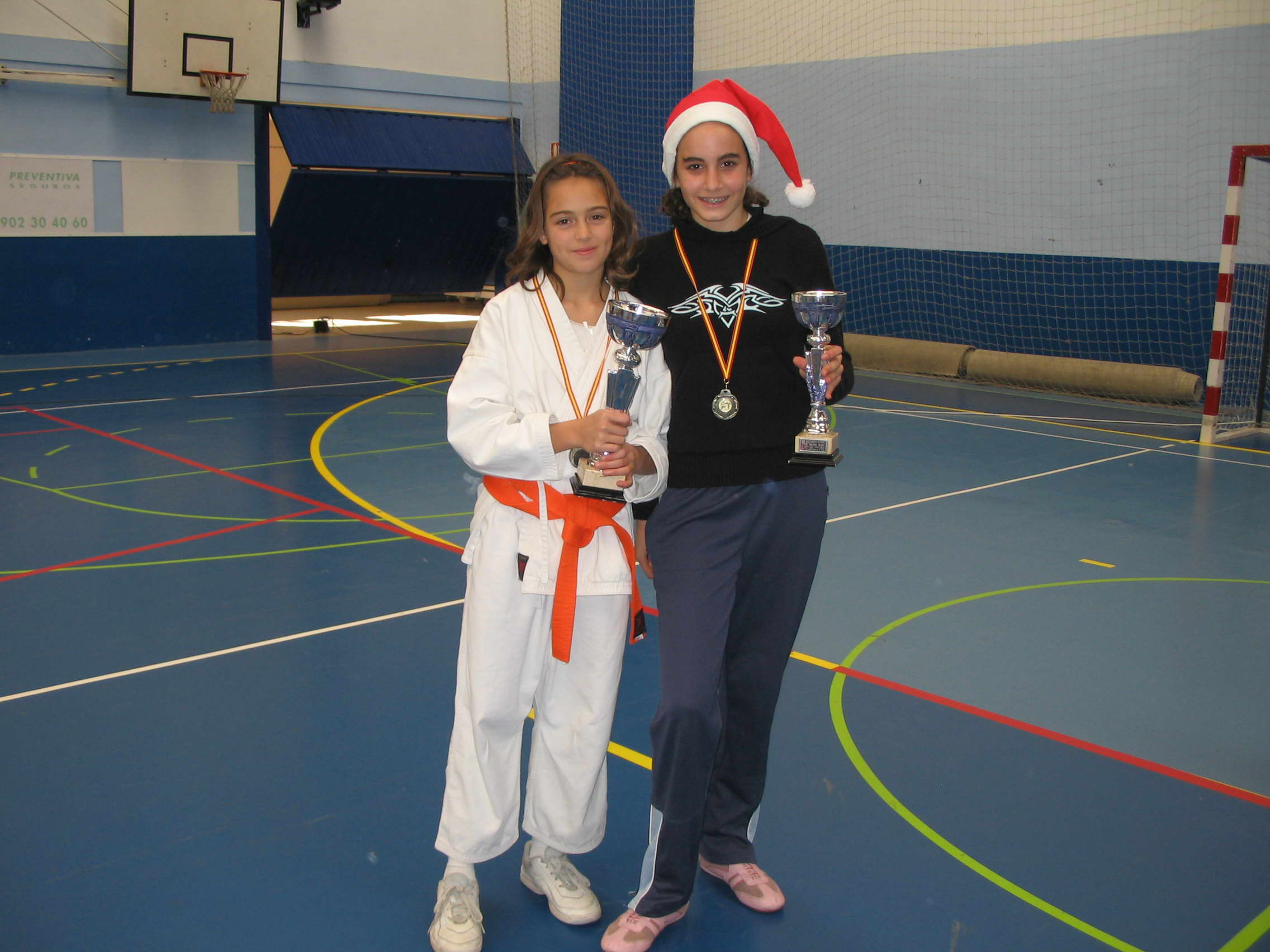 Noelia y Roco unidas por el karate